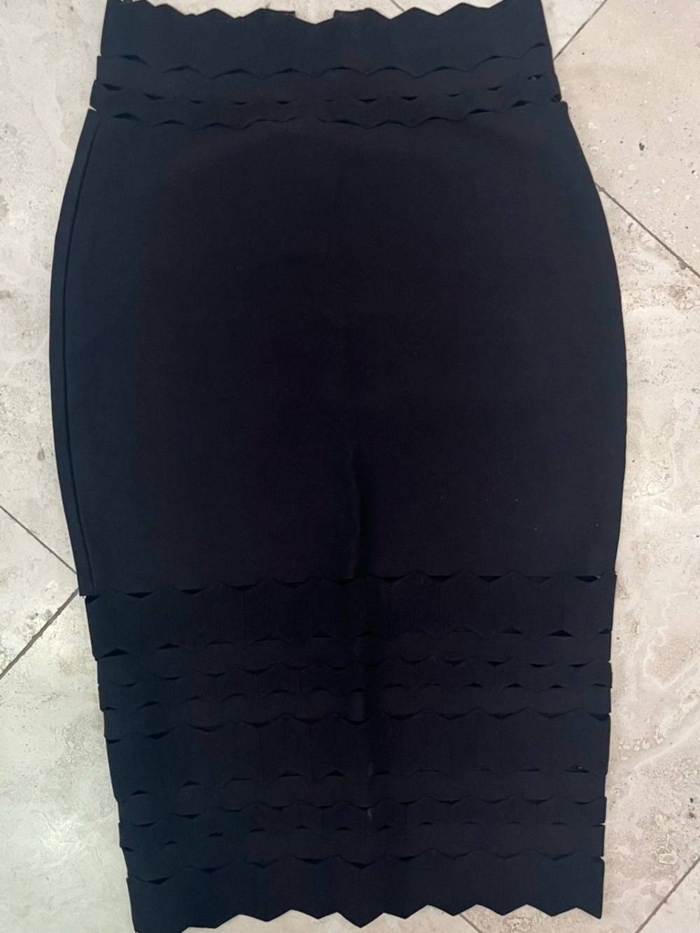 Black Bandage Scalloped-Edge Pencil Skirt - Women
